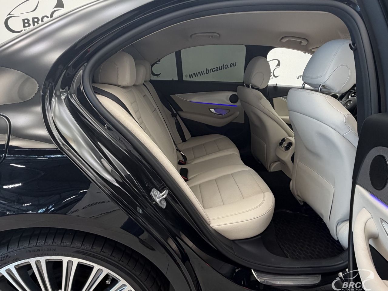 Mercedes-Benz E220 | 9