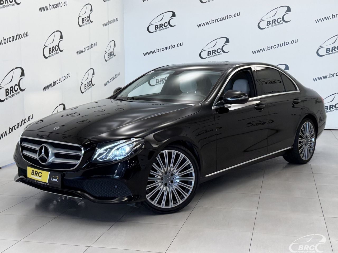 Mercedes-Benz E220 | 0