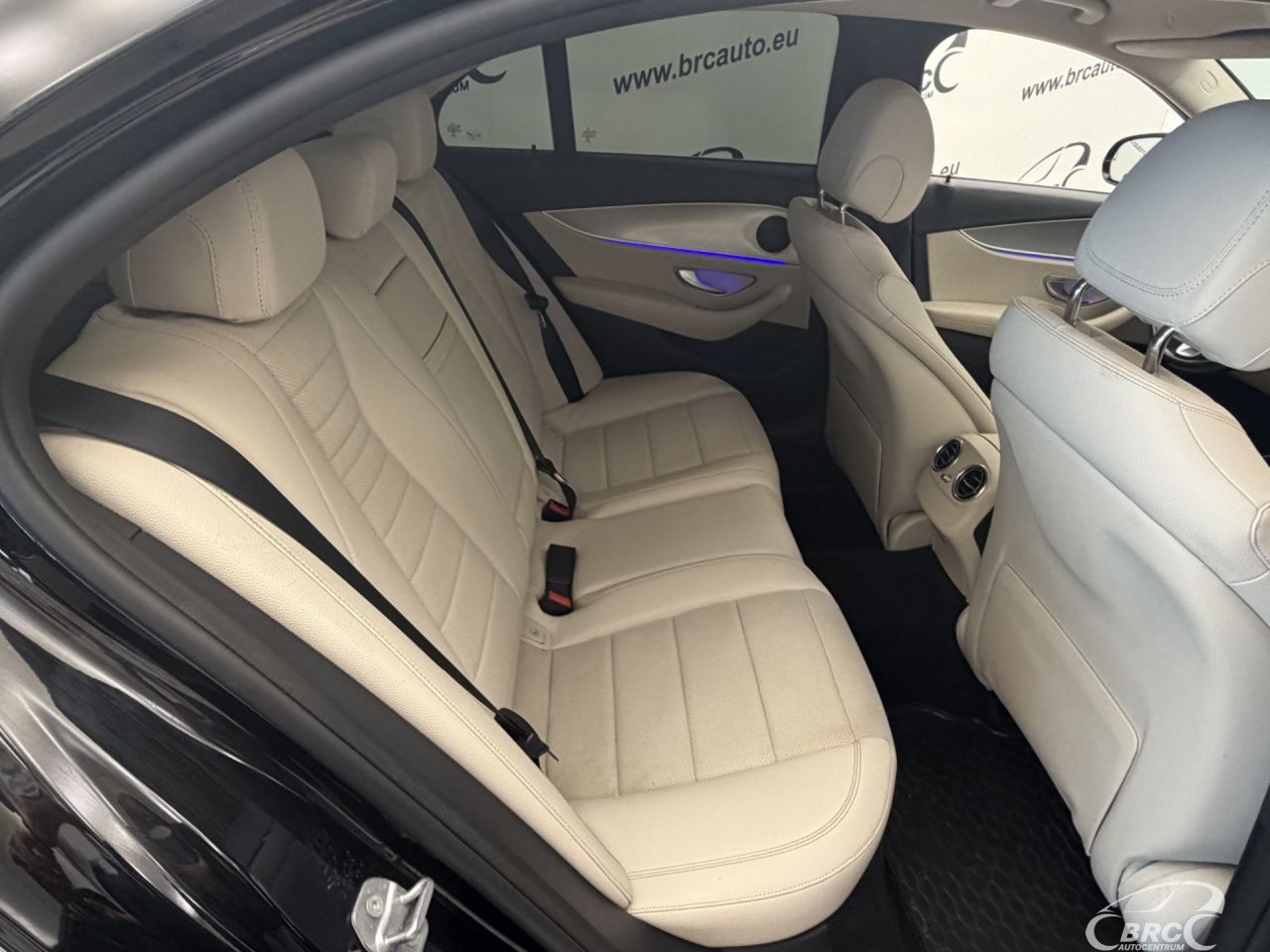 Mercedes-Benz E220 | 10