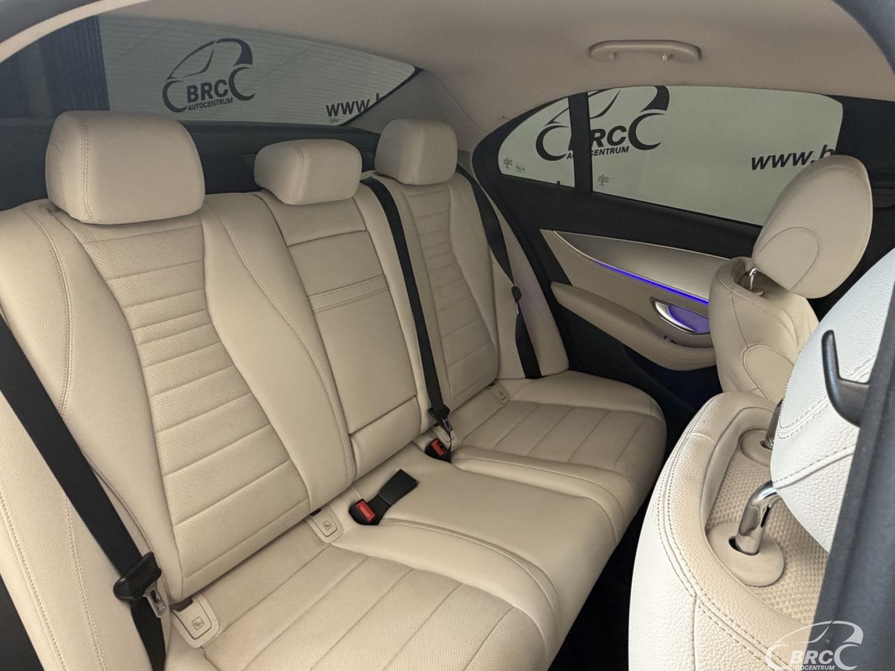 Mercedes-Benz E220 | 11
