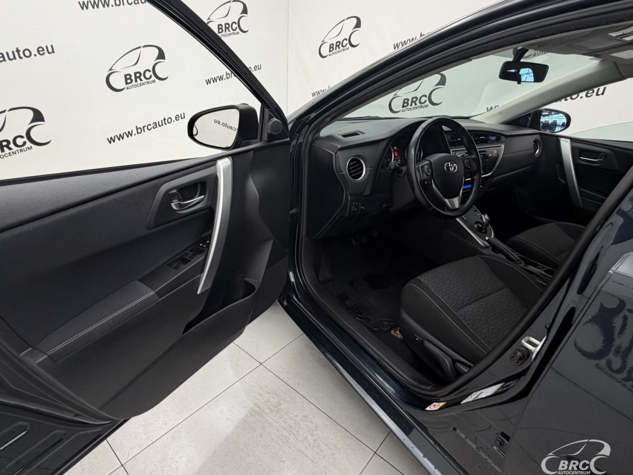 Toyota Auris | 17