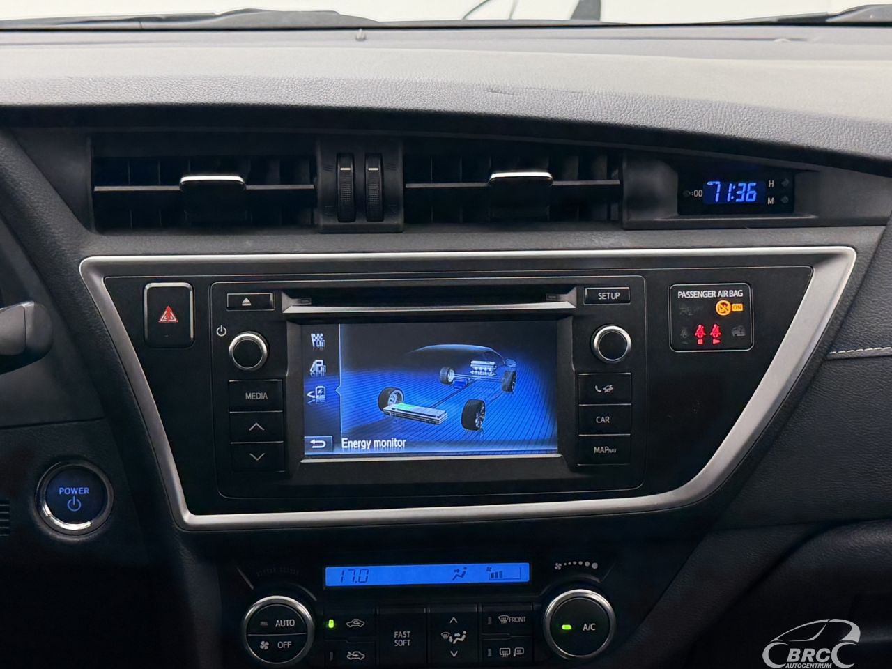 Toyota Auris | 14