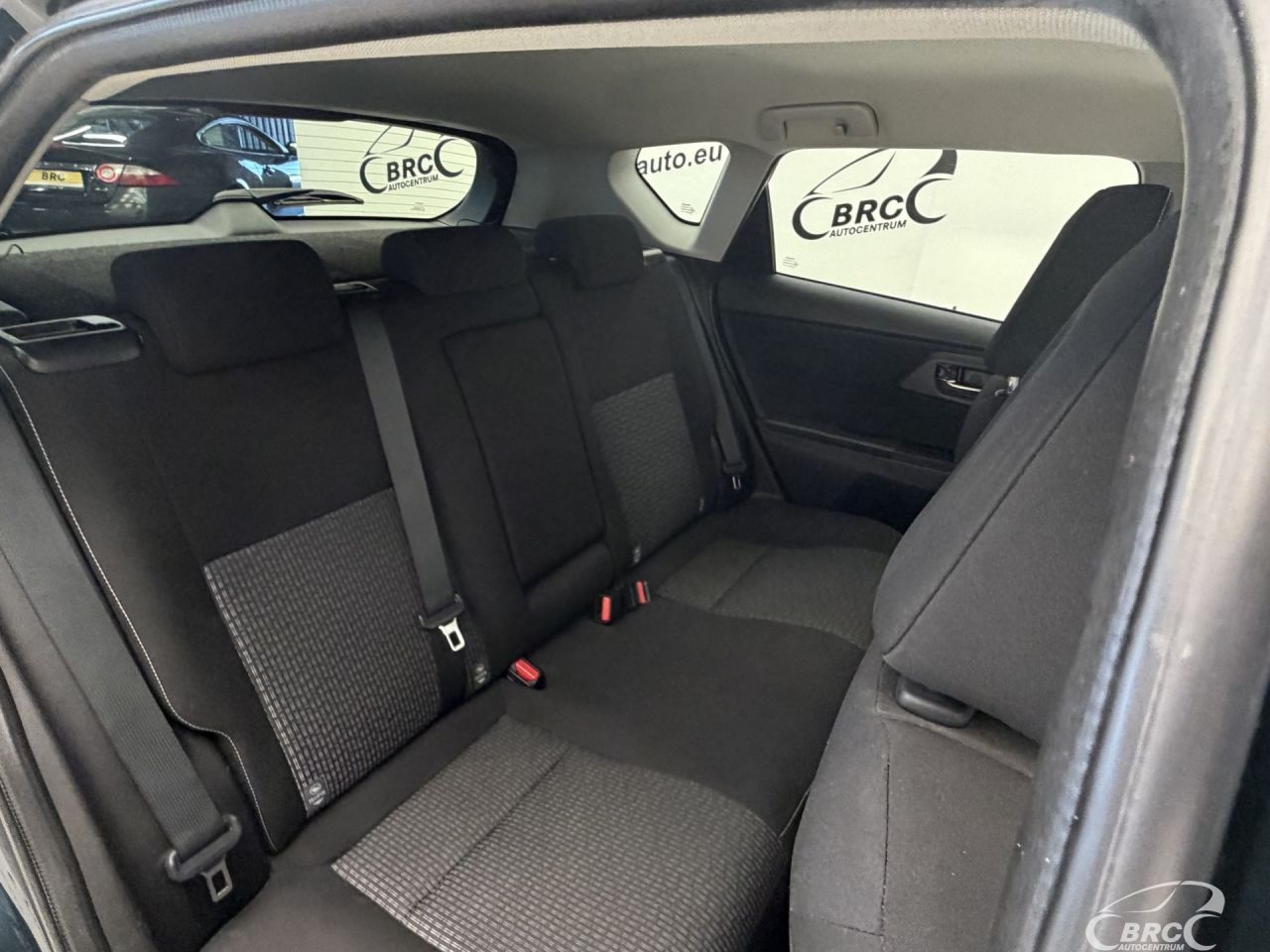 Toyota Auris | 10