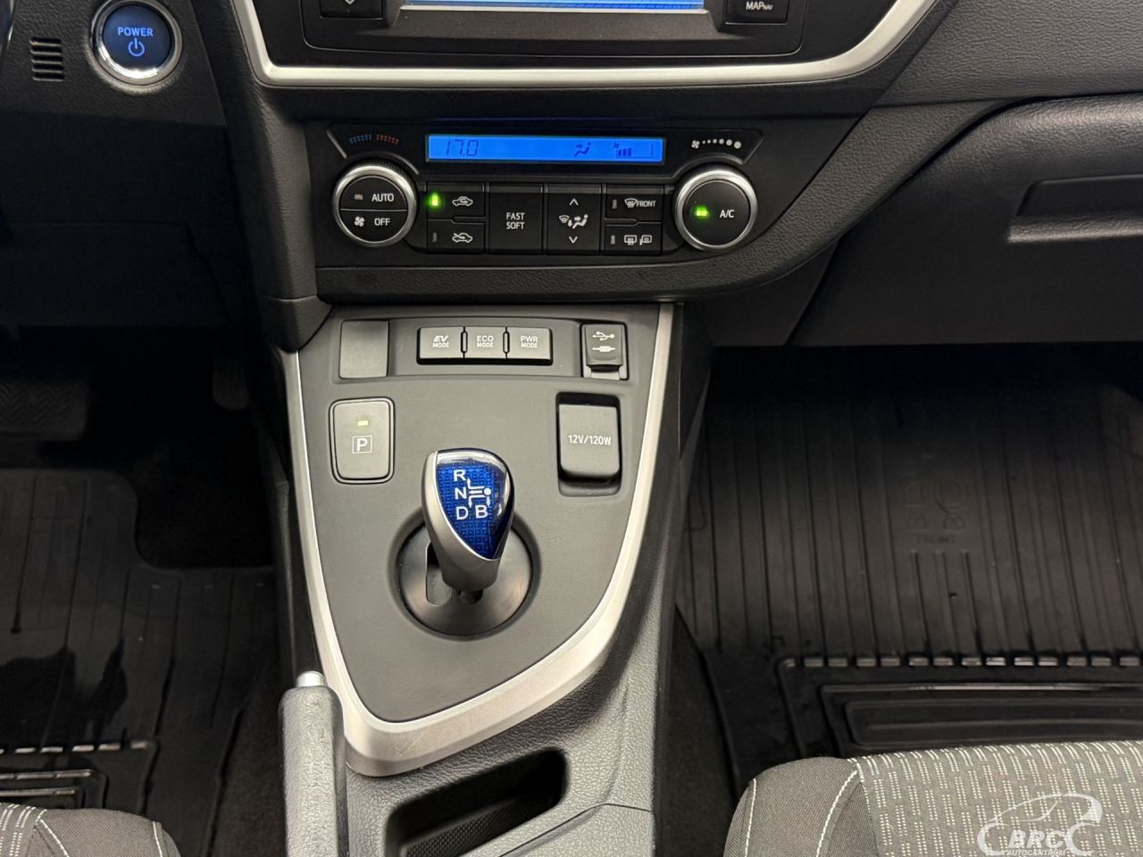 Toyota Auris | 15
