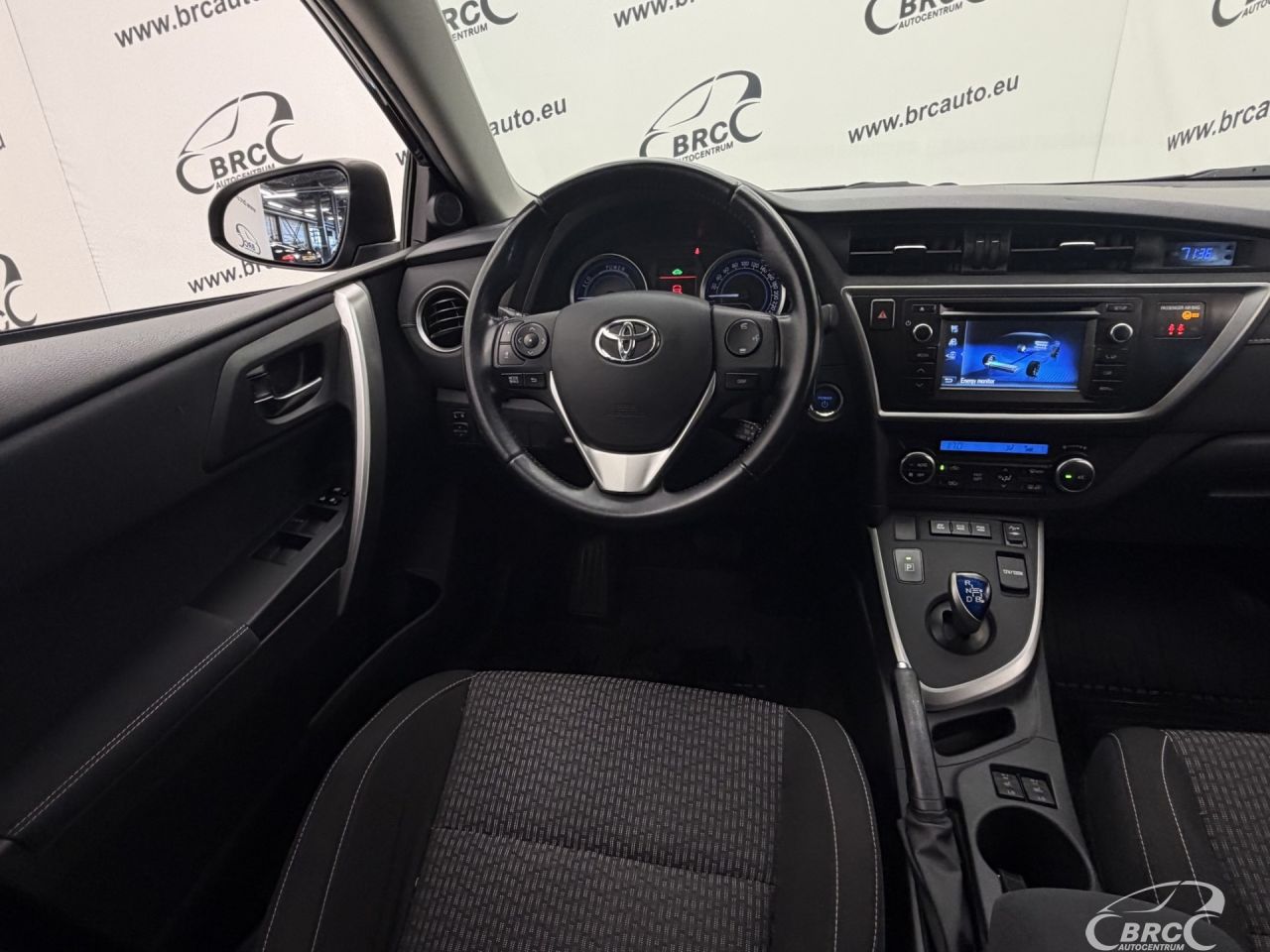 Toyota Auris | 12