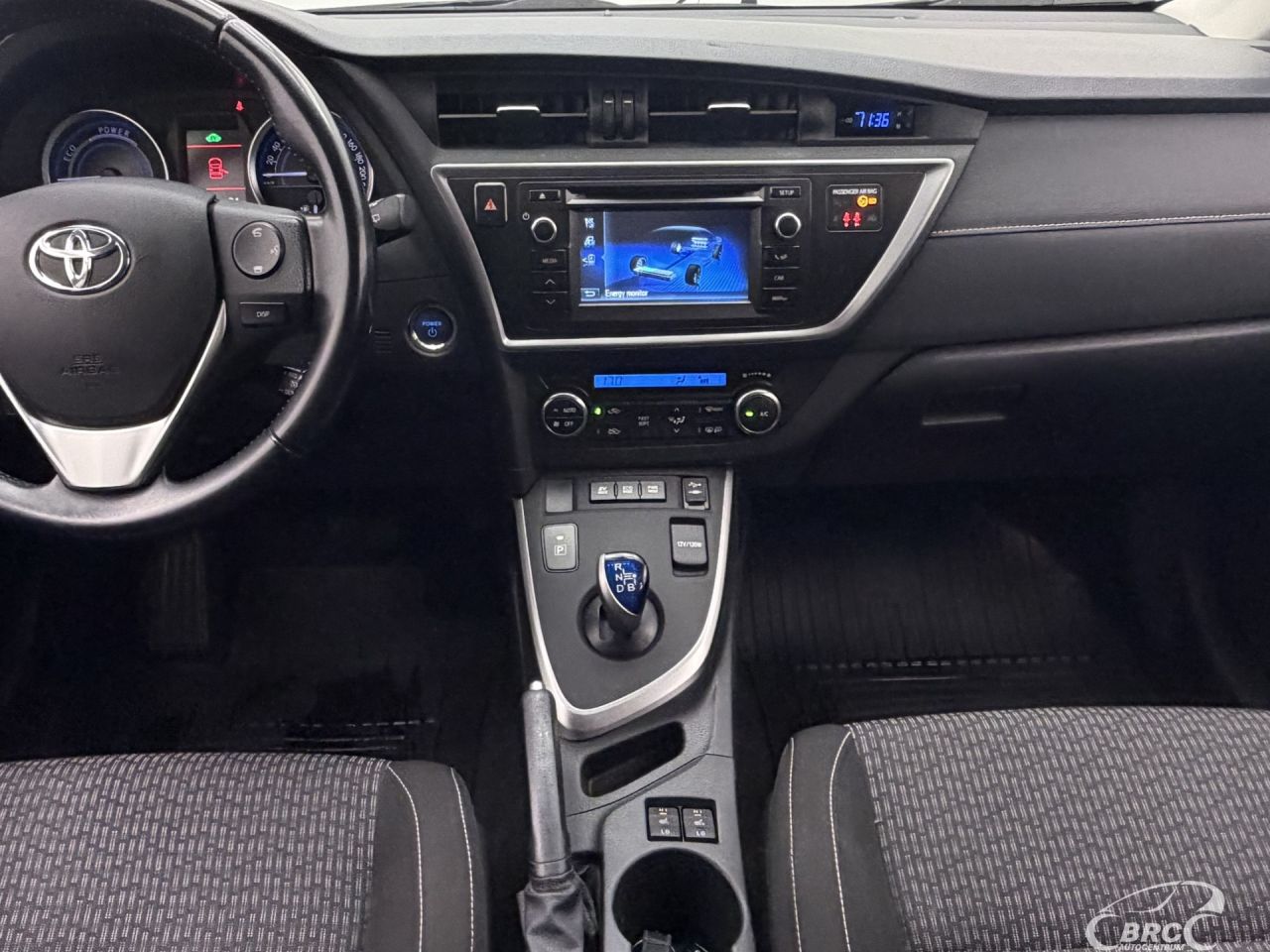 Toyota Auris | 13