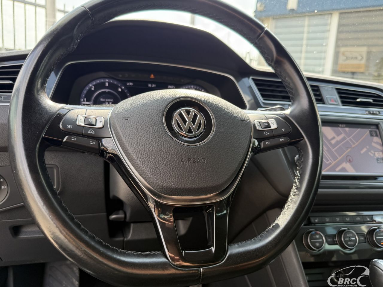 Volkswagen Tiguan | 9