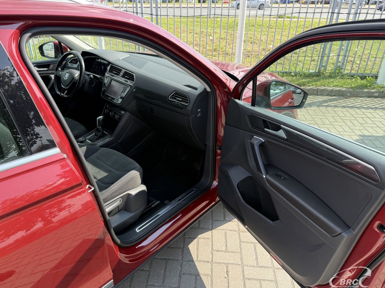 Volkswagen Tiguan | 2