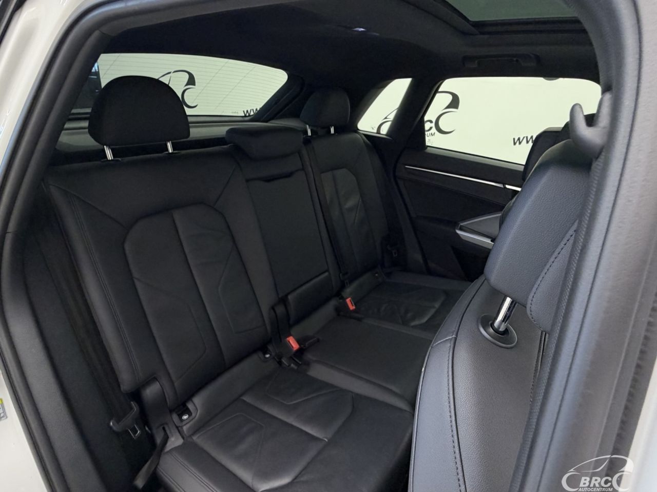 Audi Q3 | 10