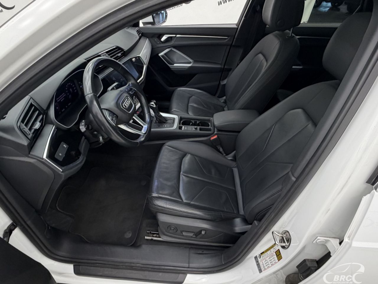 Audi Q3 | 18