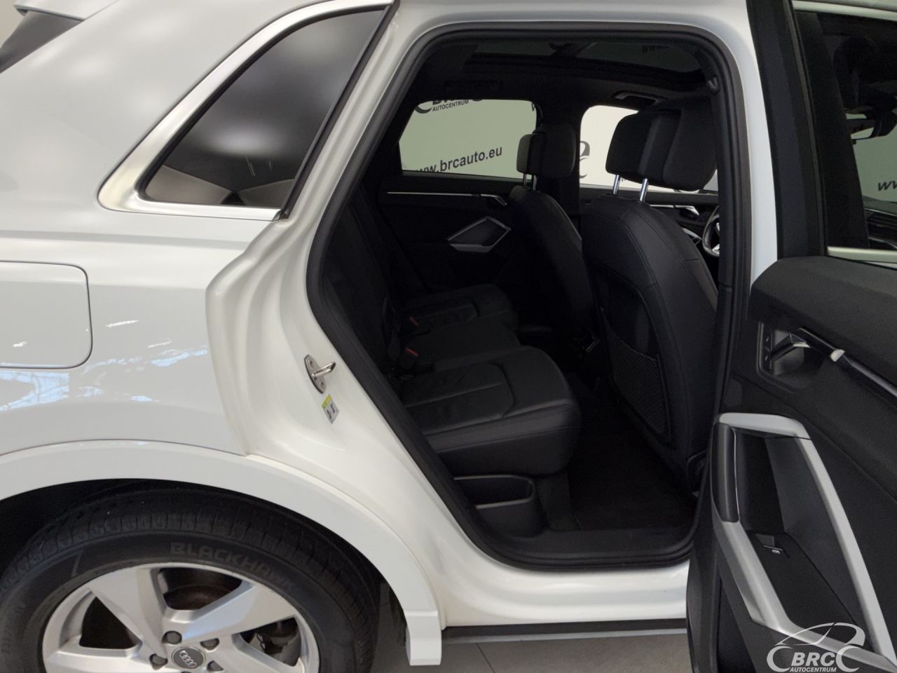 Audi Q3 | 8