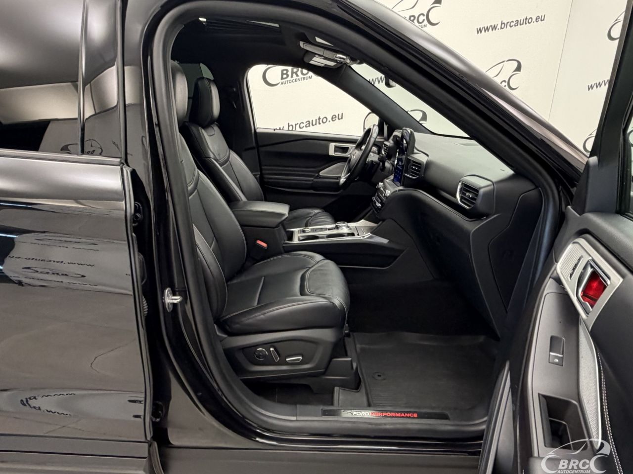 Ford Explorer | 3