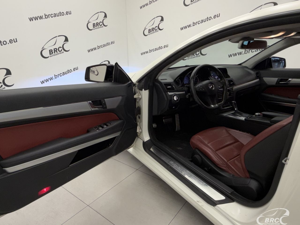 Mercedes-Benz E350 | 16