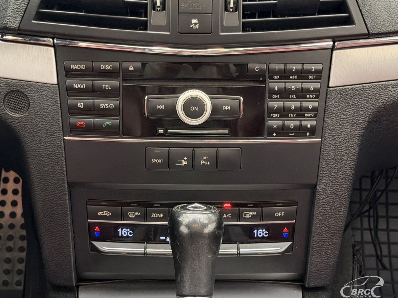 Mercedes-Benz E350 | 12
