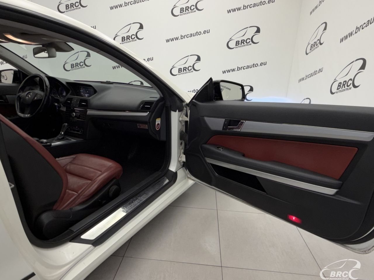 Mercedes-Benz E350 | 7