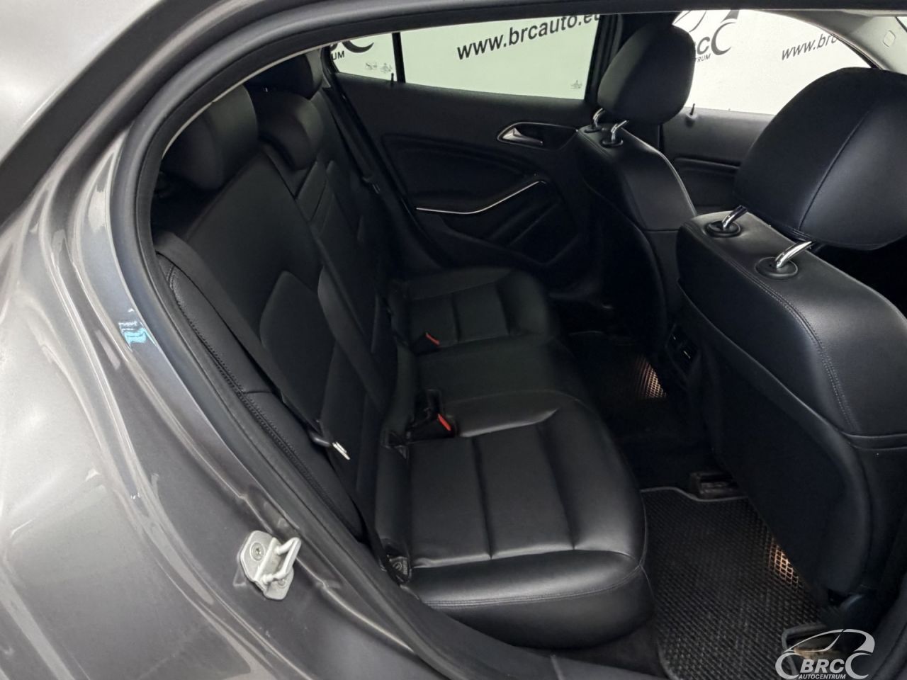 Mercedes-Benz GLA250 | 11