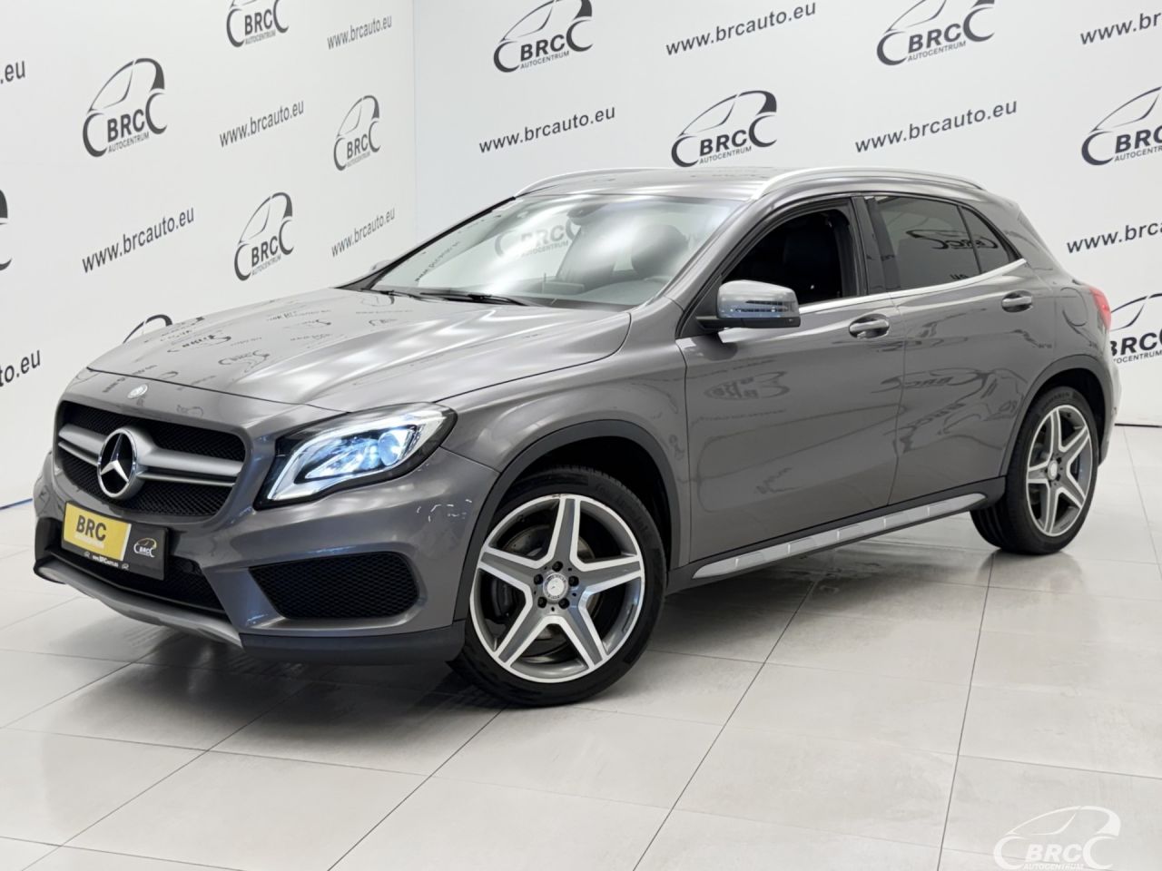 Mercedes-Benz GLA250 | 0
