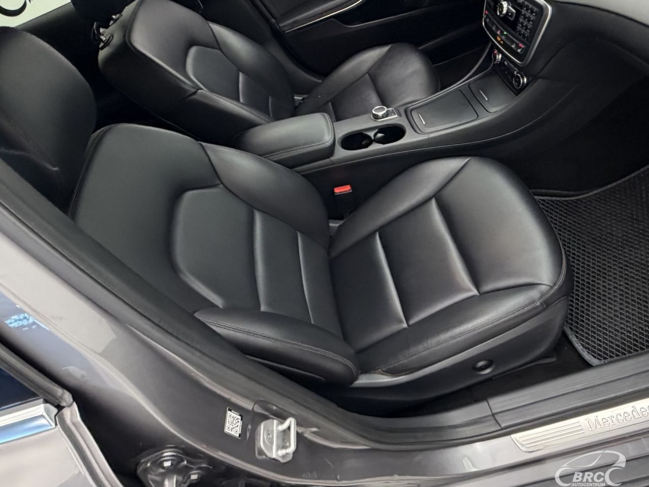 Mercedes-Benz GLA250 | 4