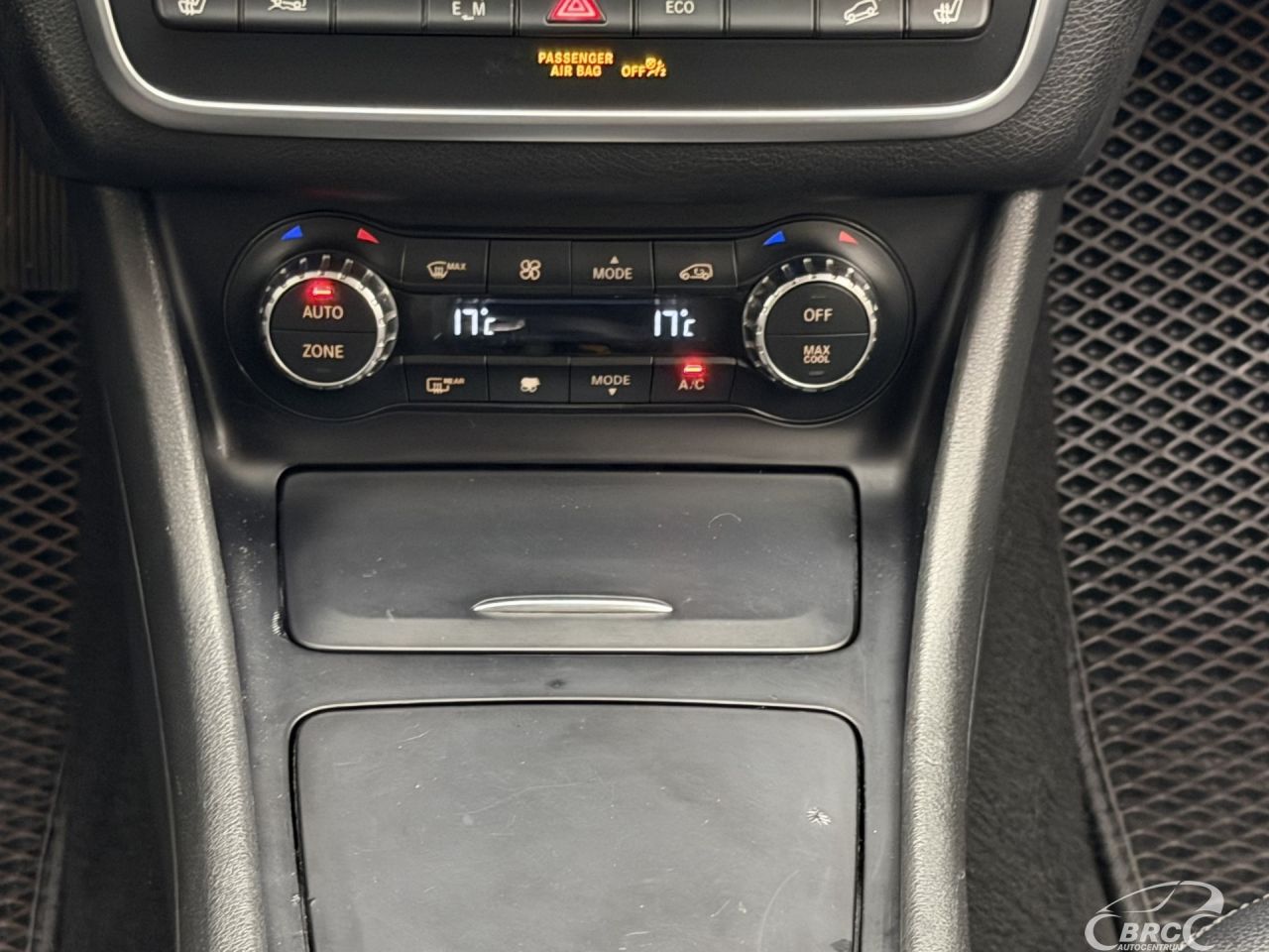 Mercedes-Benz GLA250 | 18