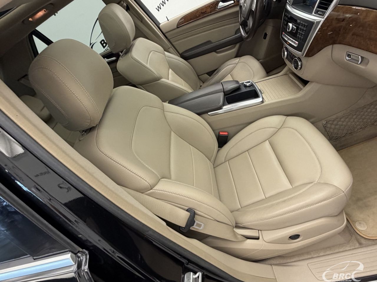 Mercedes-Benz ML350 | 4