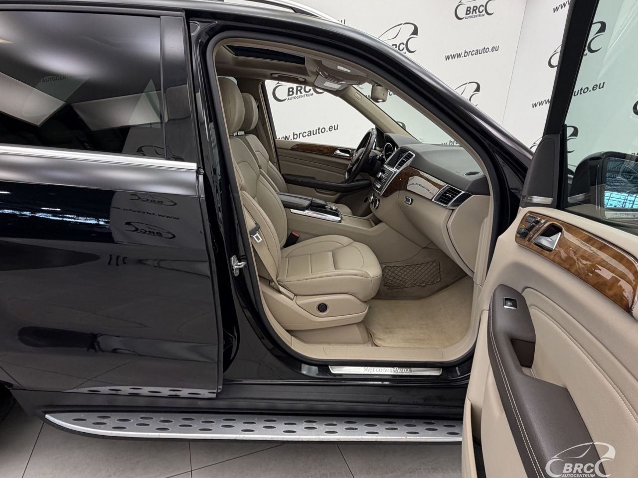 Mercedes-Benz ML350 | 3