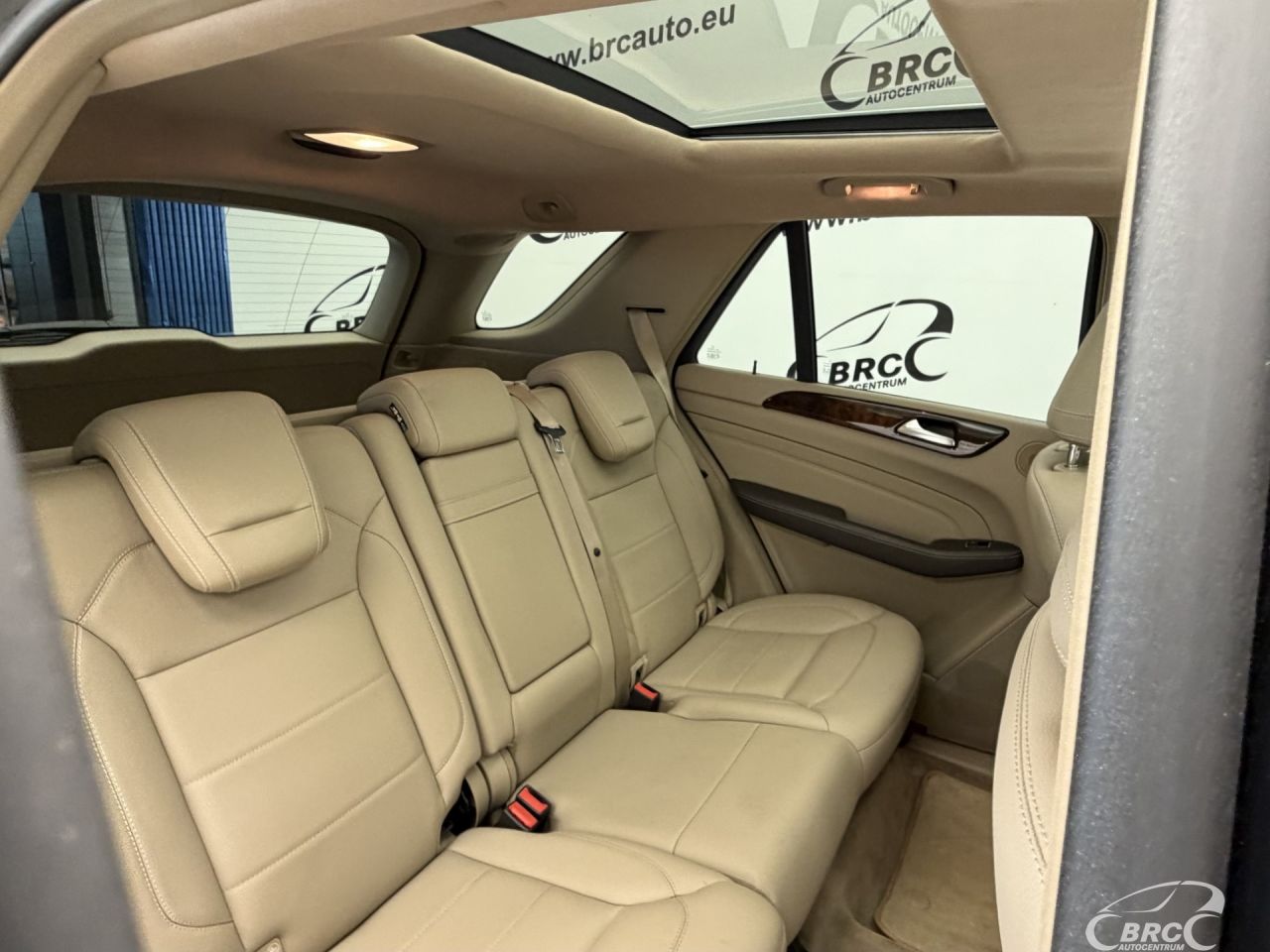 Mercedes-Benz ML350 | 11