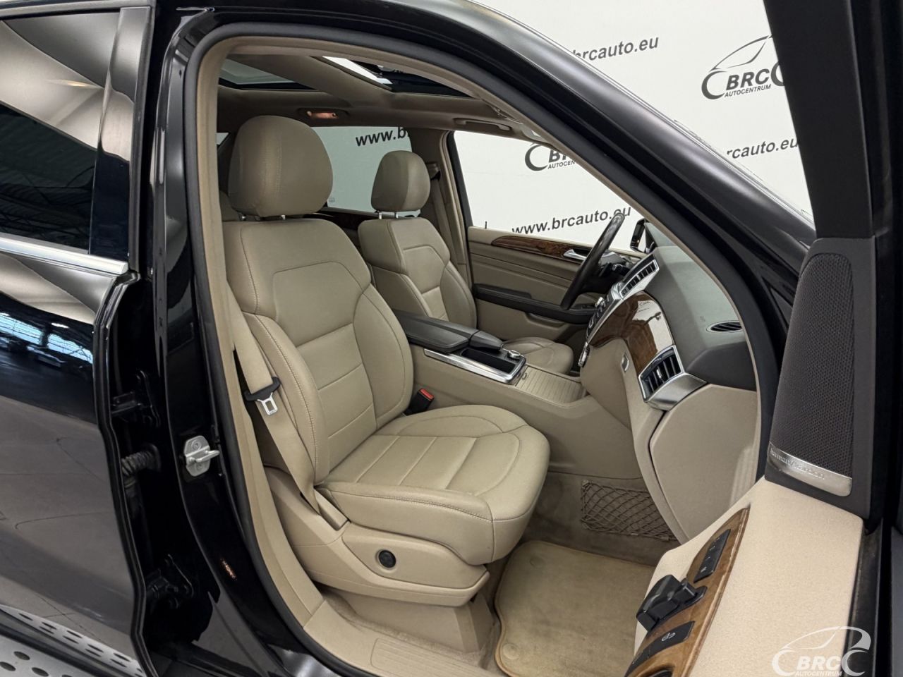 Mercedes-Benz ML350 | 6