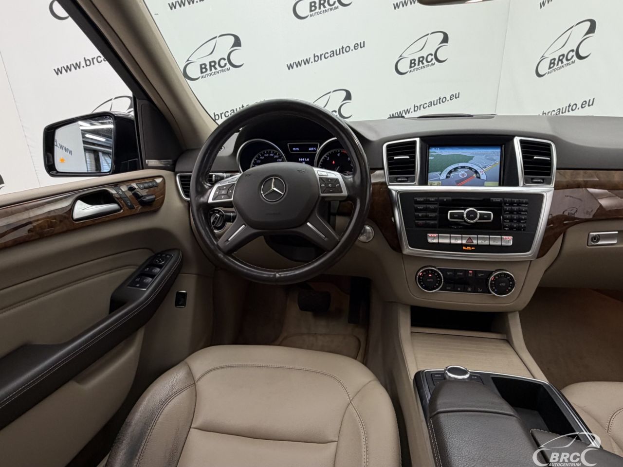 Mercedes-Benz ML350 | 14