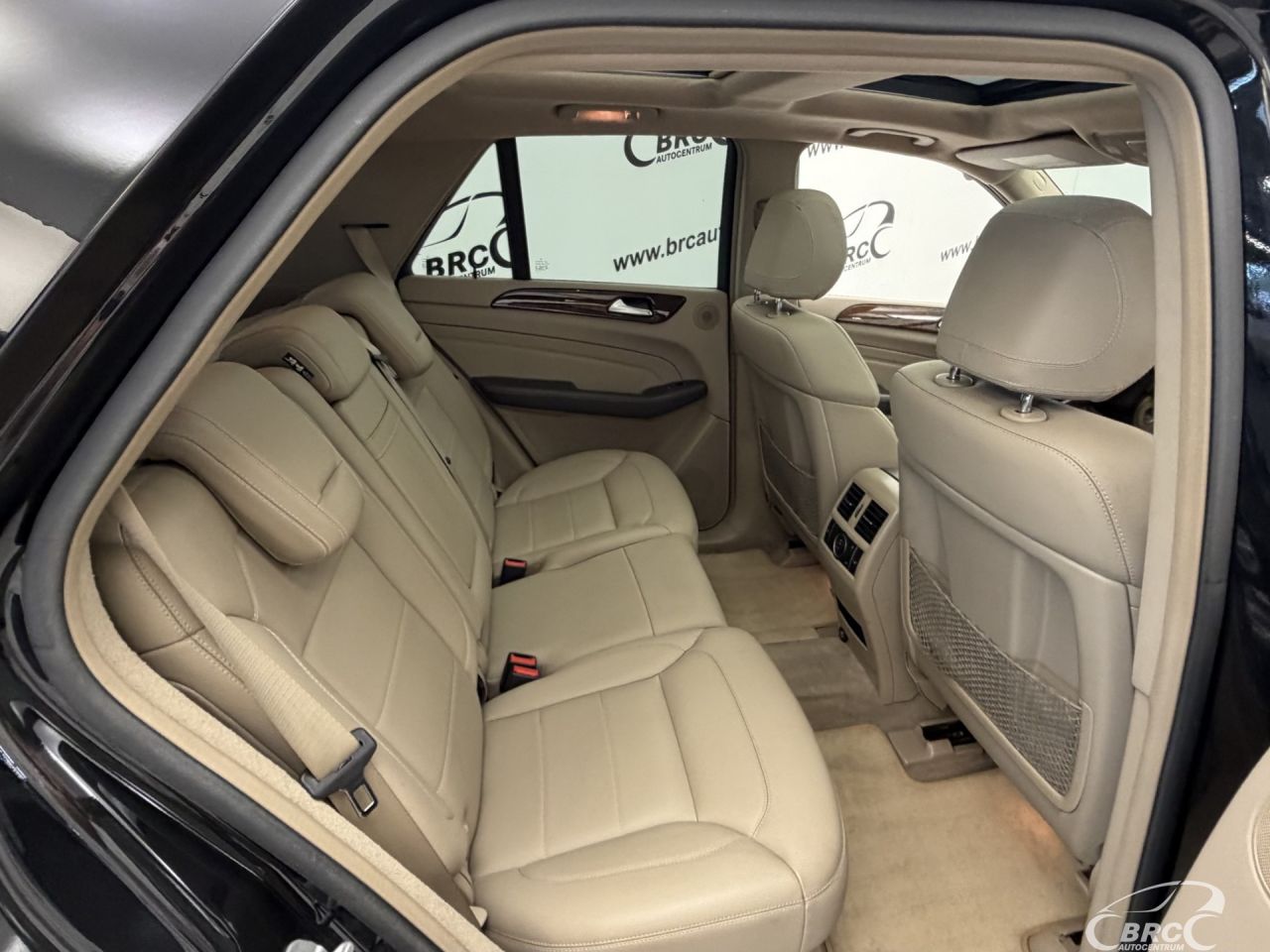 Mercedes-Benz ML350 | 10