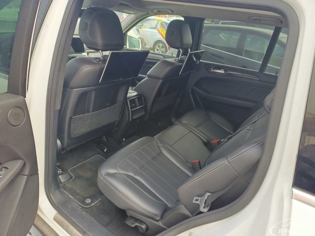 Mercedes-Benz GL350 | 13