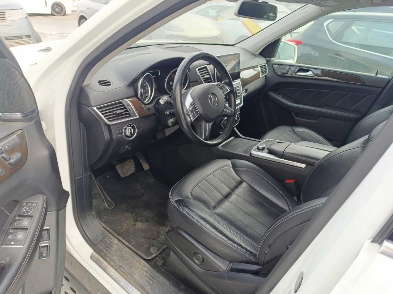 Mercedes-Benz GL350 | 6
