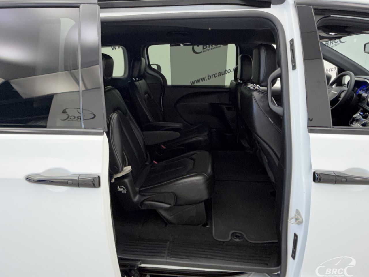 Chrysler Pacifica | 11