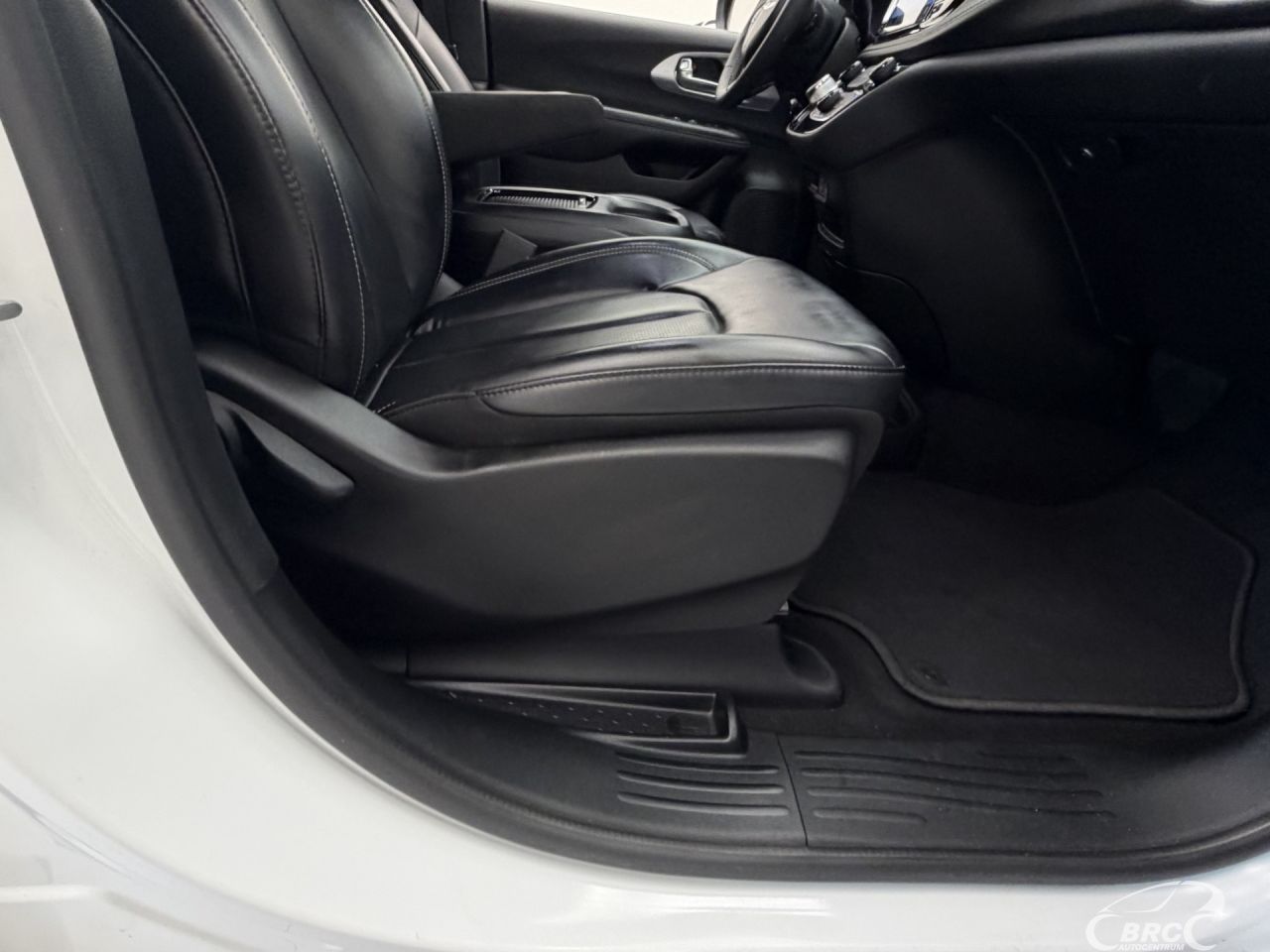 Chrysler Pacifica | 5