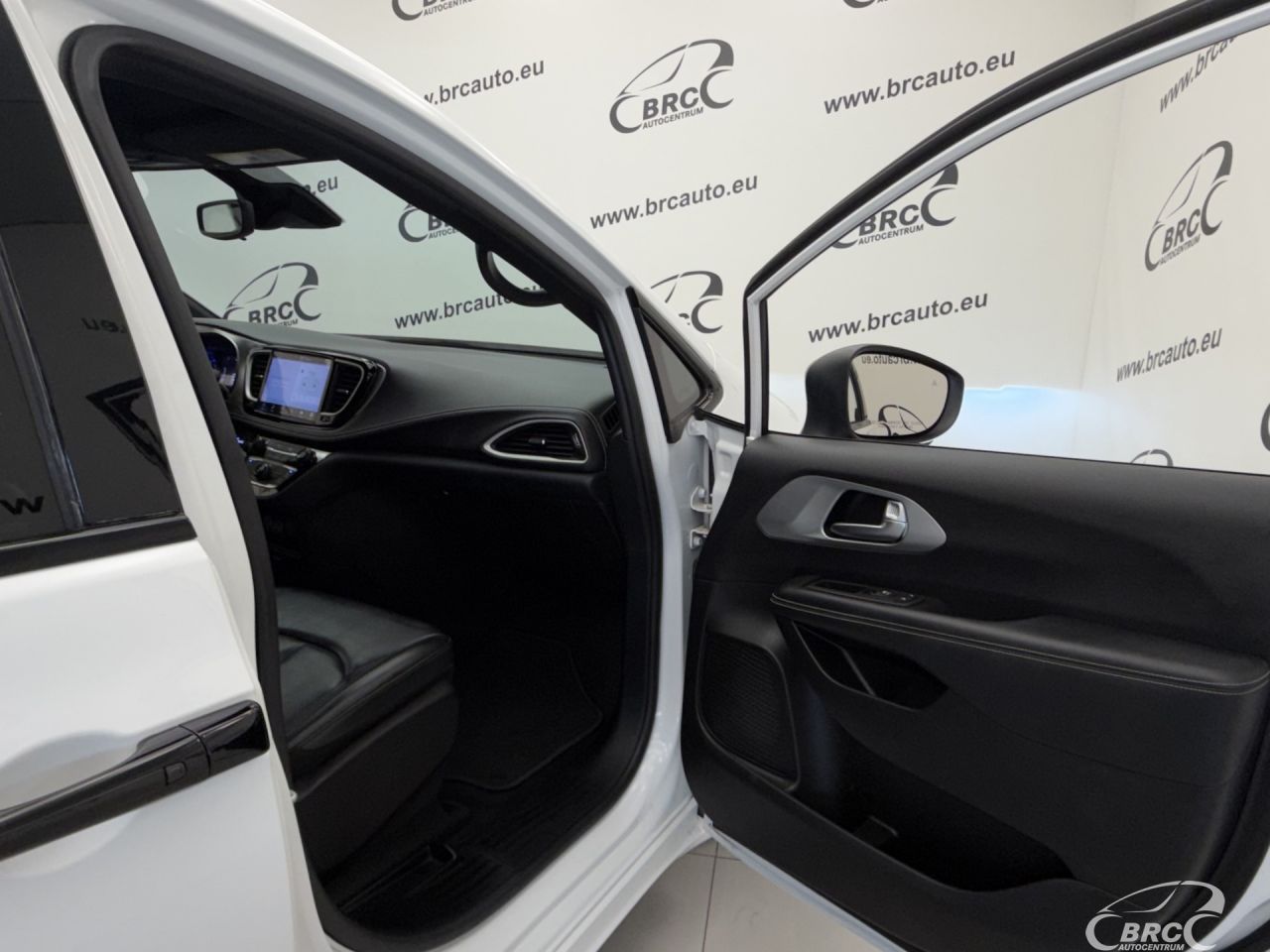 Chrysler Pacifica | 8