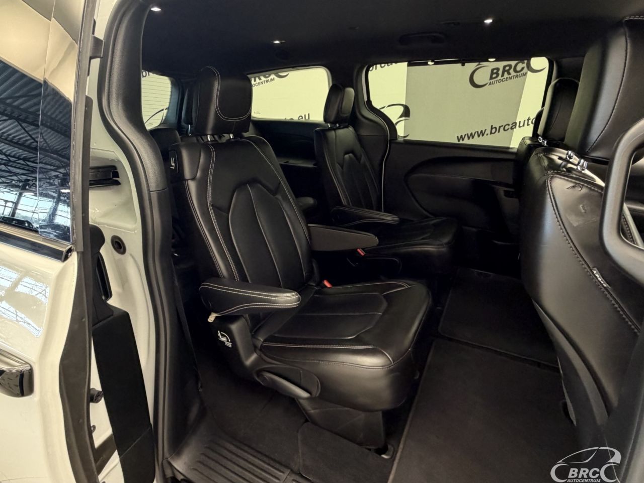Chrysler Pacifica | 12