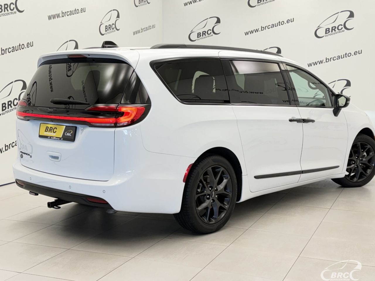 Chrysler Pacifica | 1