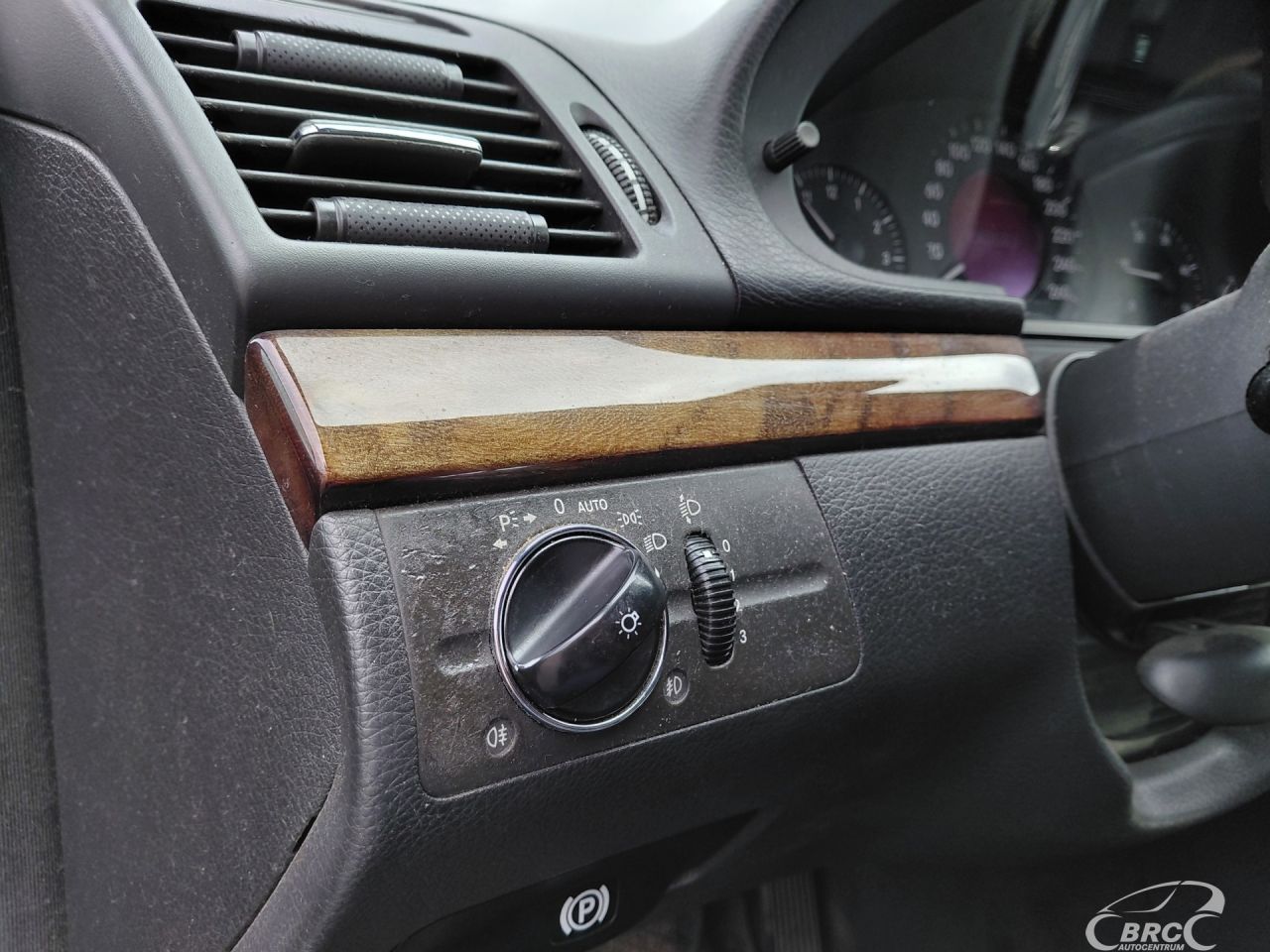 Mercedes-Benz E200 | 15