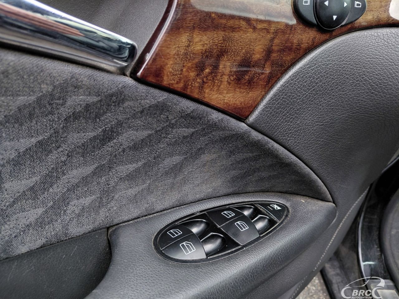 Mercedes-Benz E200 | 7