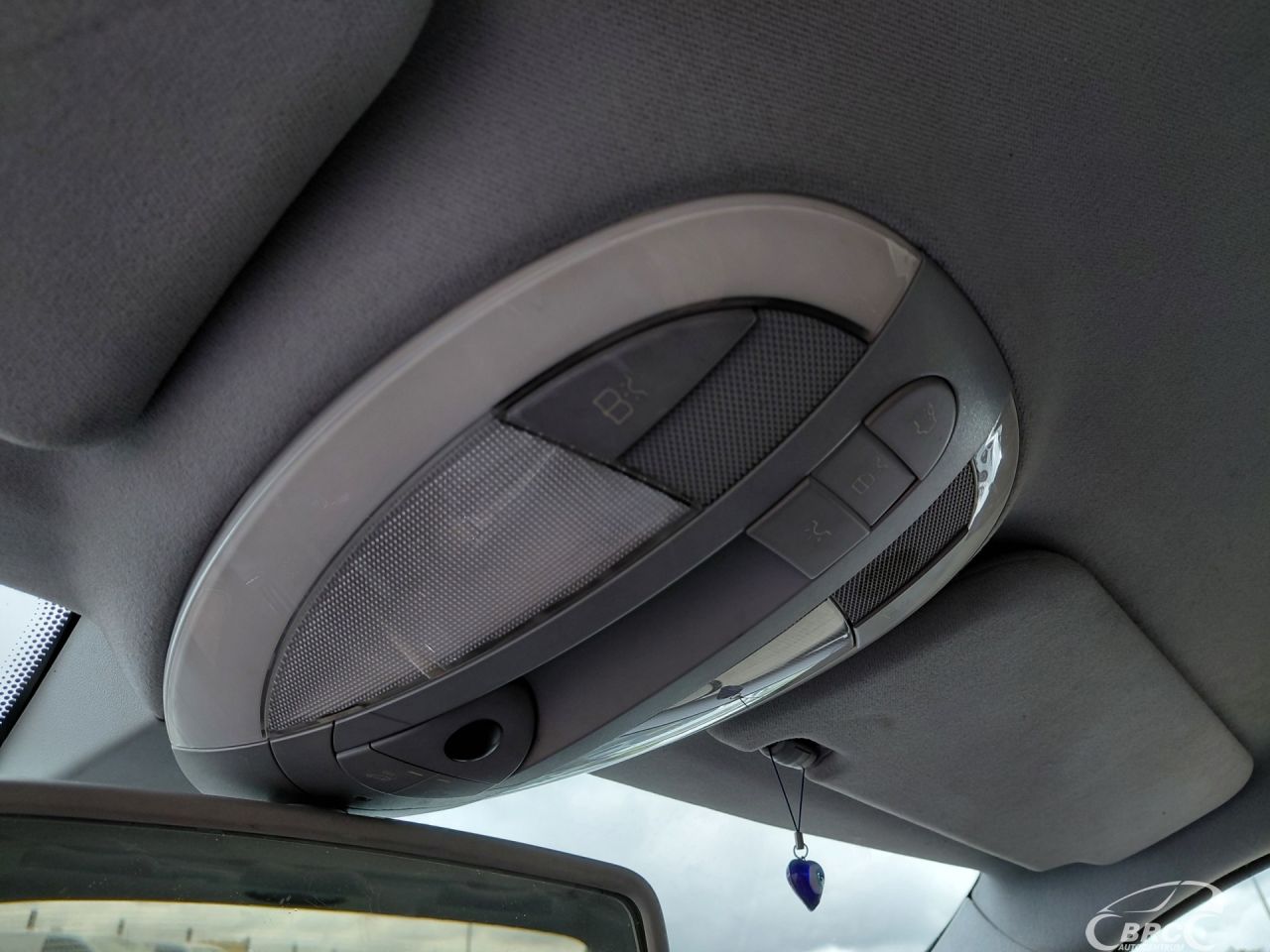 Mercedes-Benz E200 | 14
