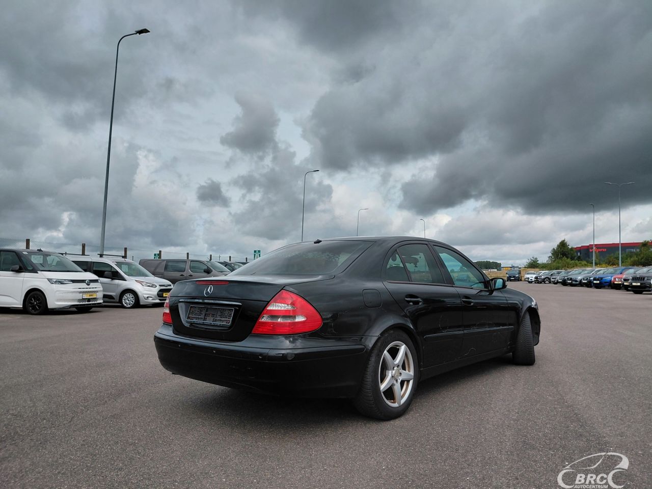 Mercedes-Benz E200 | 3