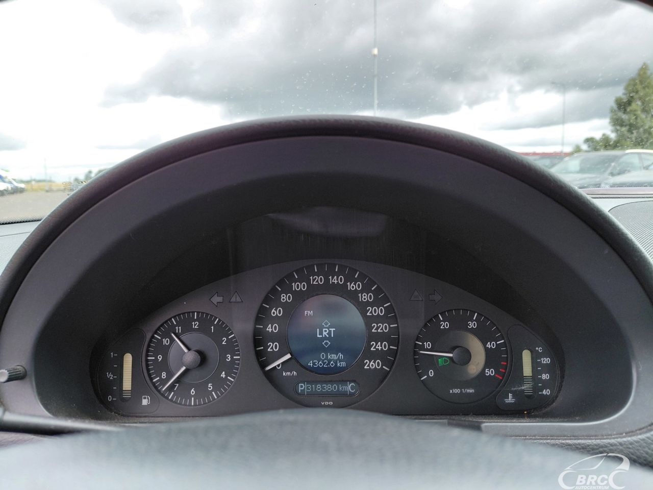 Mercedes-Benz E200 | 8