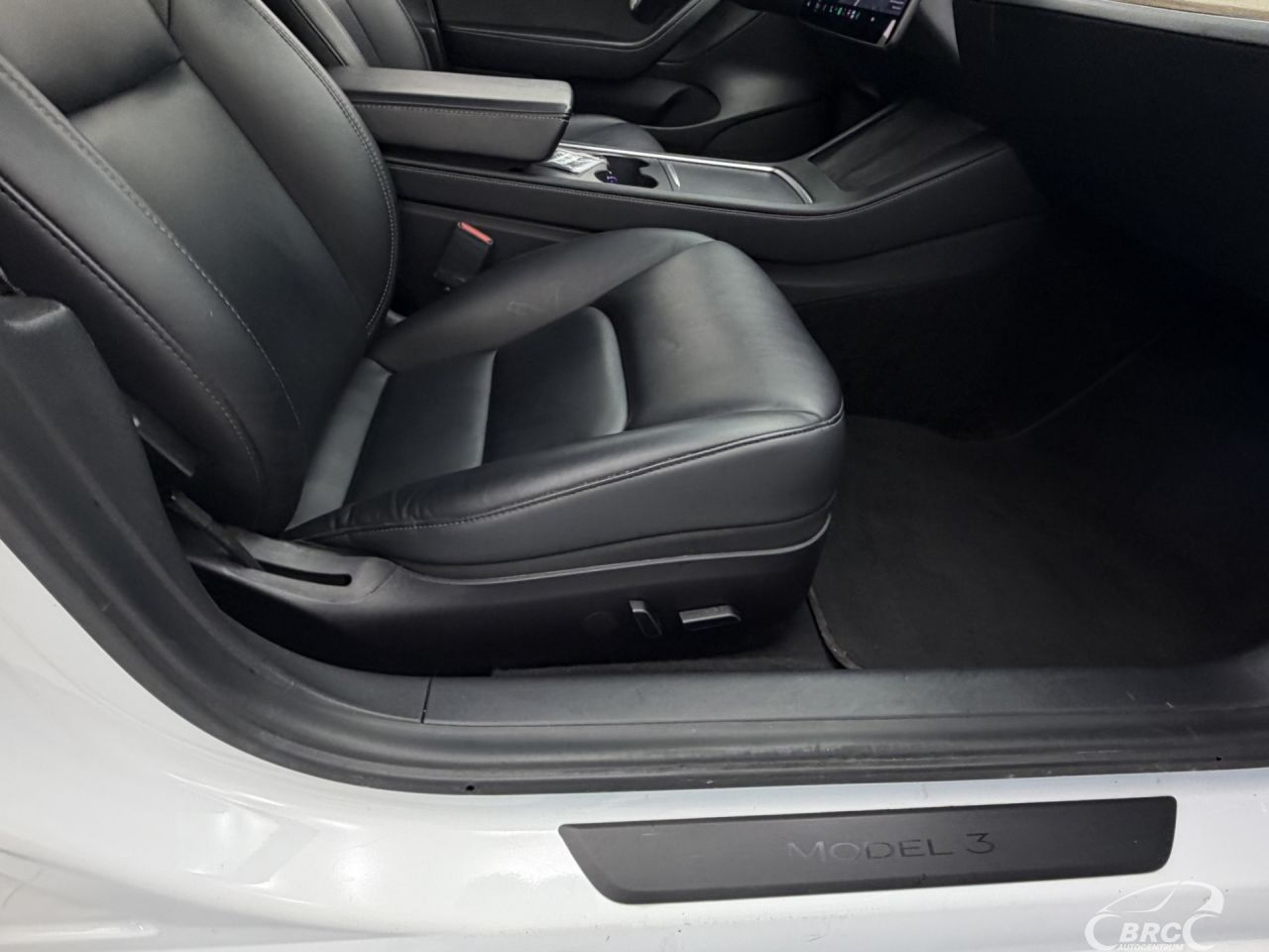 Tesla Model 3 | 5