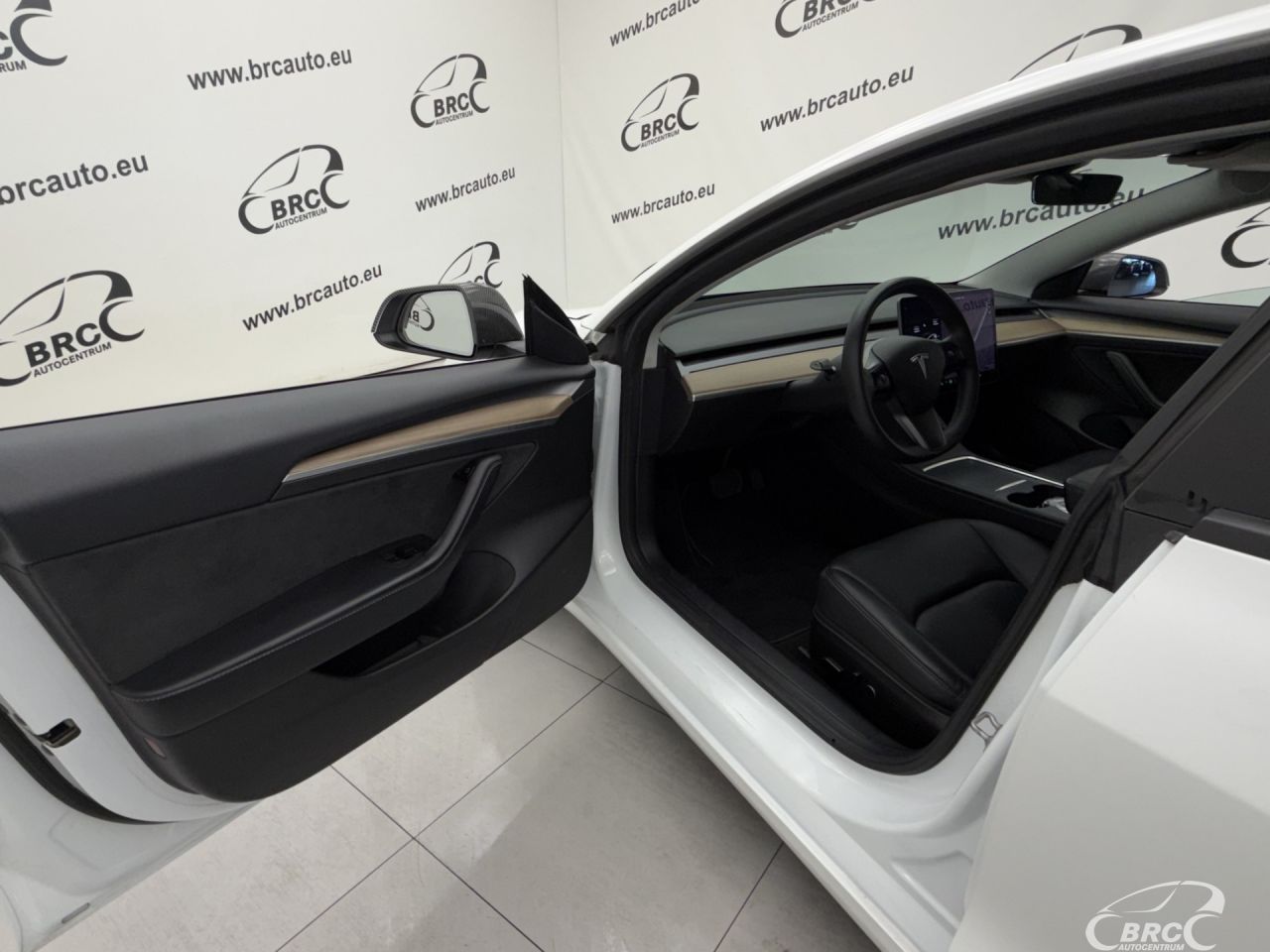 Tesla Model 3 | 17