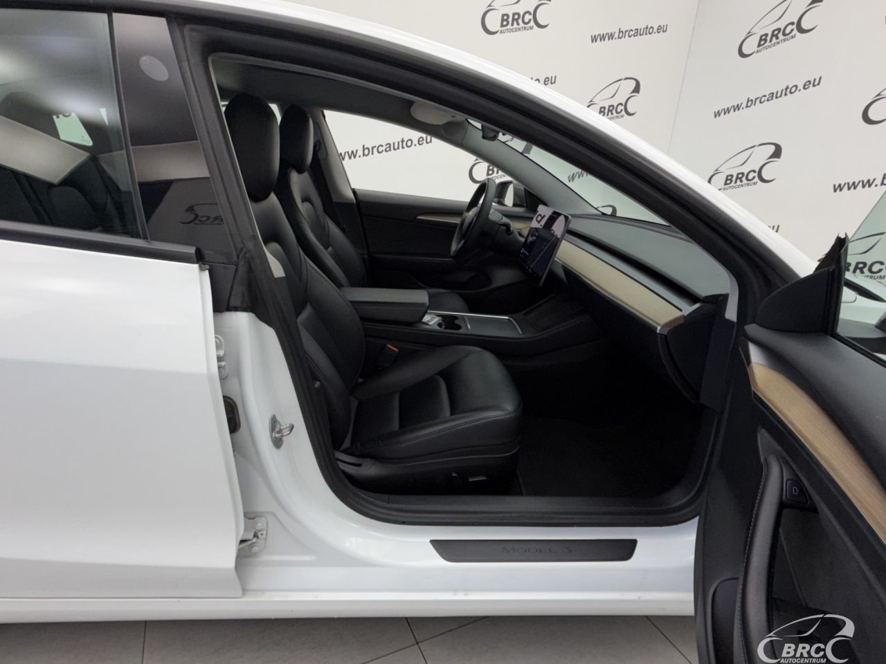 Tesla Model 3 | 3