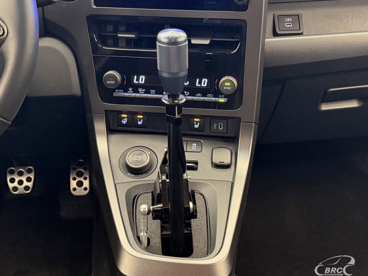 Toyota Yaris | 14