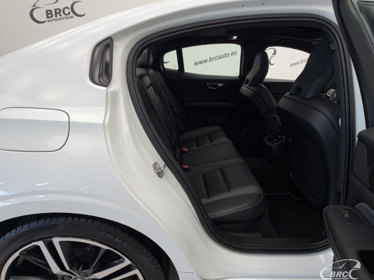 Volvo S60 | 11