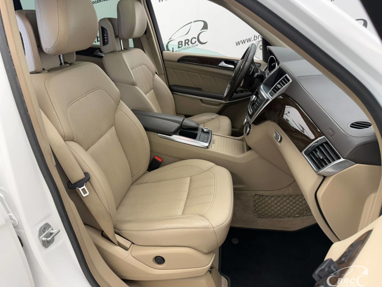 Mercedes-Benz GL450 | 10