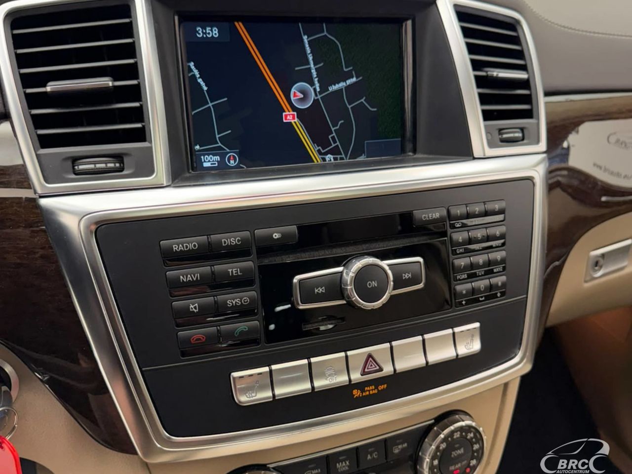 Mercedes-Benz GL450 | 16