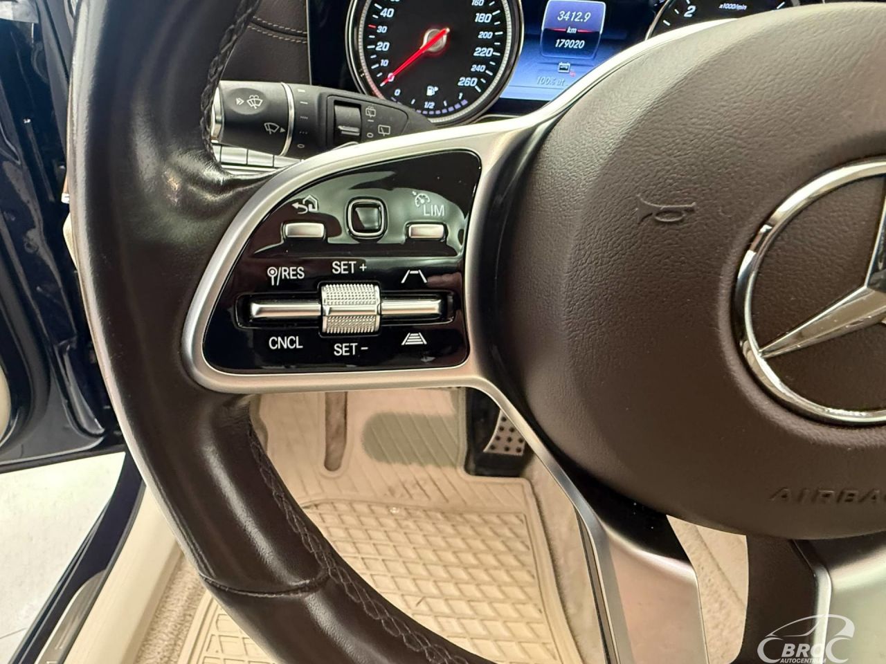 Mercedes-Benz E300 | 11