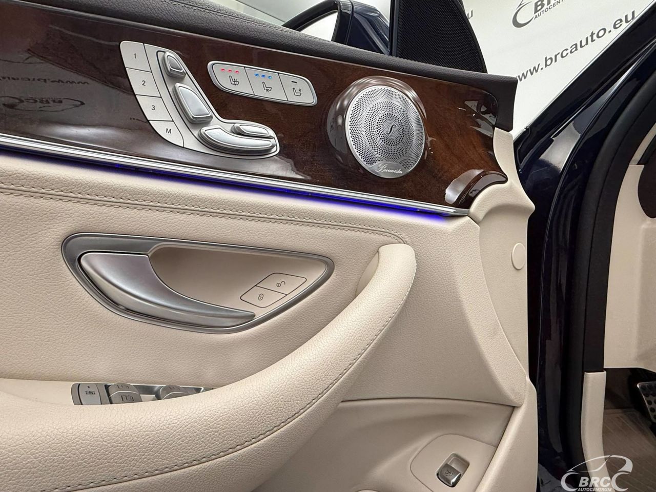 Mercedes-Benz E300 | 8